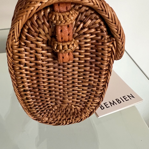 BEMBIEN Woven Rattan Lily Crossbody Bag - Picture 5 of 10